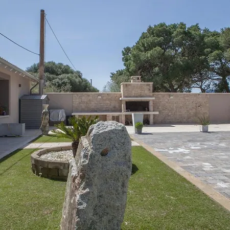 Мини-отель Relais Borgo Camisa Кастиадас