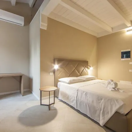 Relais Borgo Camisa Мини-отель *