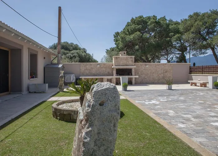 Мини-отель Relais Borgo Camisa Кастиадас