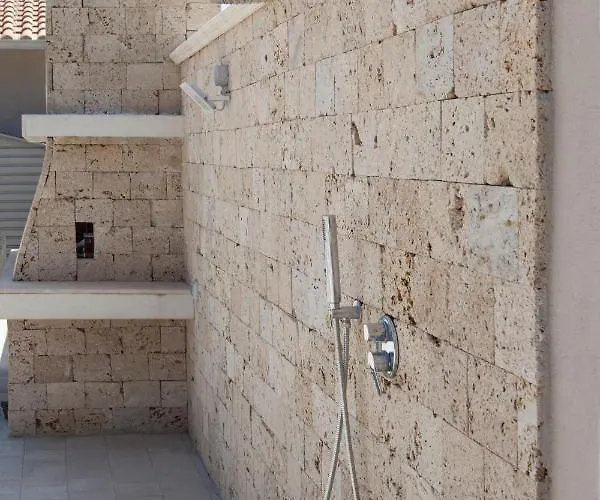 Мини-отель Relais Borgo Camisa Кастиадас